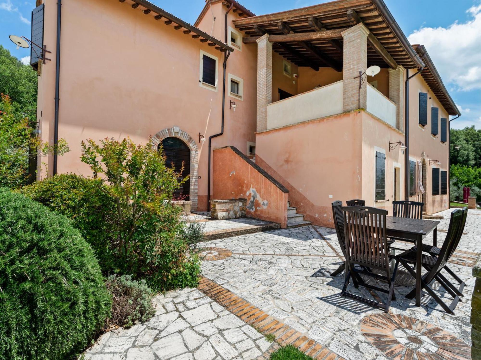 Elegant Apartment Only 1 Hour From Rome Narni Exterior photo